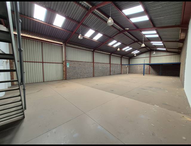 360M² FACTORY FOR SALE IN ANDERBOLT